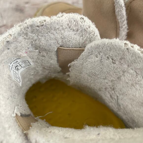 Crocs Faux Fur Boots Childrens Size 9 Sherpa Lined Snow Warm READ CONDITION - Picture 14 of 15